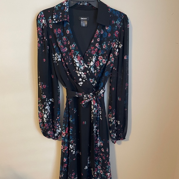 DKNY Floral-Print Wrap-Style Dress - Size 8 - Picture 8 of 10